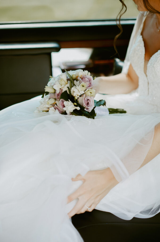 Close up of brides flowers. 