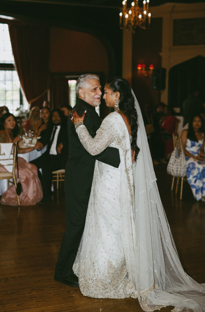 Trinity College Toronto
University of Toronto wedding
Toronto wedding photographer
Moody wedding at Trinity College outside